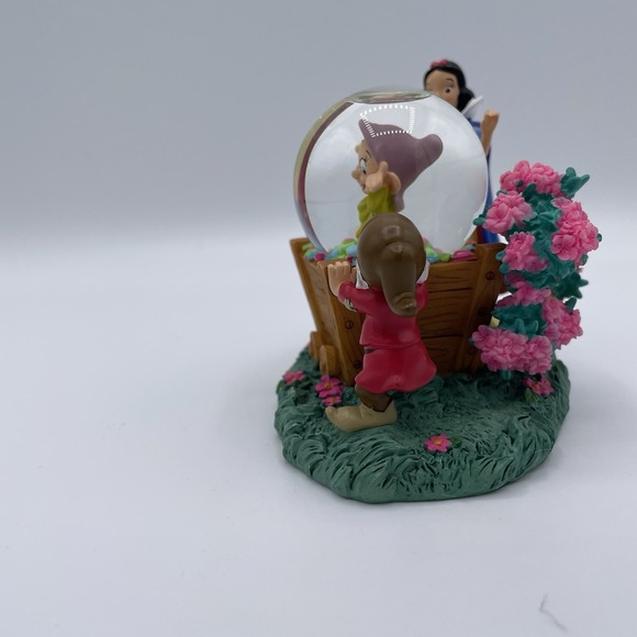 Disney Store Mini Snowglobe Snow White Seven Dwarfs Dopey Grumpy Cart Jewels VTG - Picture 2 of 8